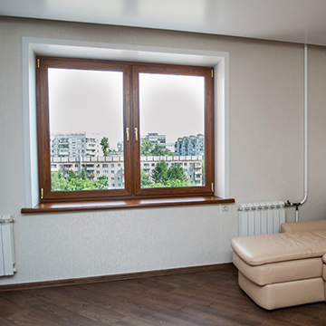 Ламинированное окно в гостиную